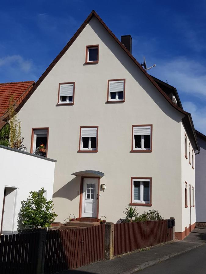Апартаменты Wohnen Im Springerhof Lohr am Main Экстерьер фото
